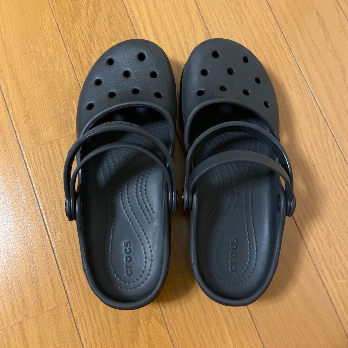 クロックス サンダル カリン 23㎝ W7 crocs カリン サンダル W7 23cm ブラック|Yahoo!フリマ(旧