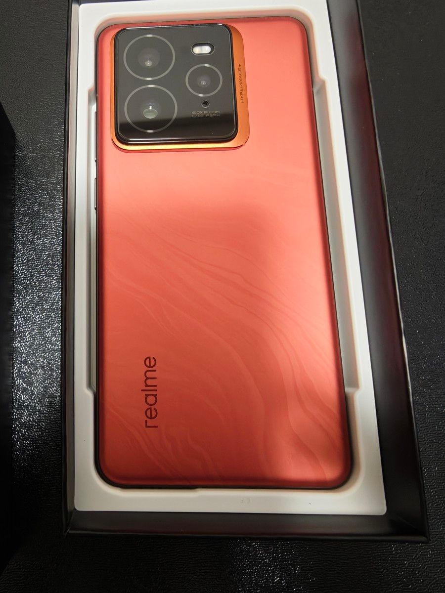 realme GT7 Pro オレンジ(12/256GB、ロシア版) ケース付き realme GT7 Pro オレンジ(12/256GB ロシア版) ケース付き
