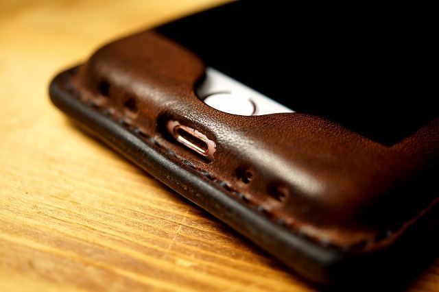 ハンドメイド サドルレザー iPhone SE2 ケース 蓋なし ハンドメイド サドルレザー iPhone SE2 ケース 蓋なし
