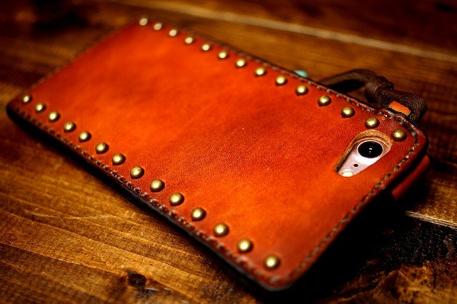  hand made saddle leather iPhone SE2 case cover none Vintage dyeing light brown studs 