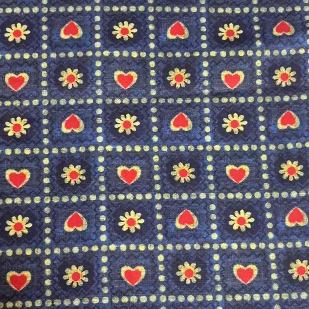 長さ100cm*110cm(幅) 新柄 ブルーチェックハート花コットン生地プリント生地ハンドメイド用ハギレ生地シーチング生地