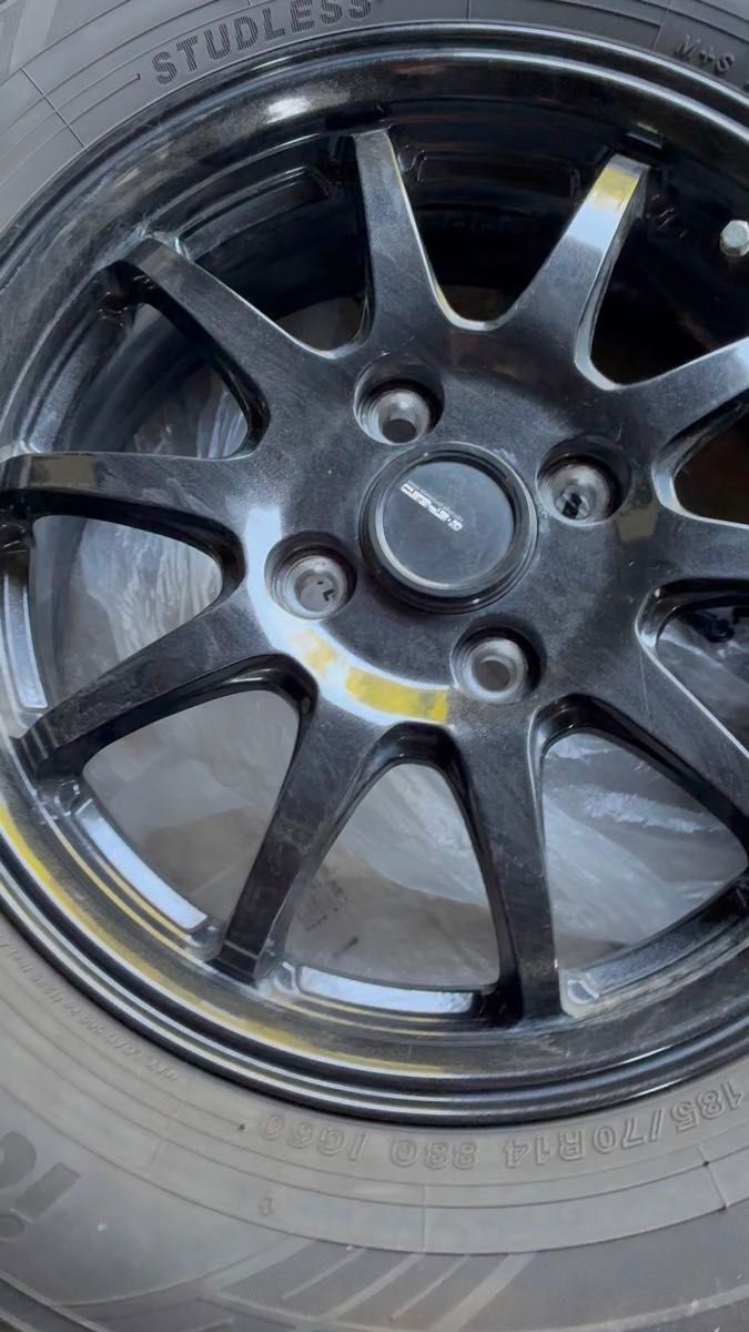 iceGUARD IG60スタッドレスタイヤ アルミホイール4本セット 185/70R14 タイヤ製造年2024