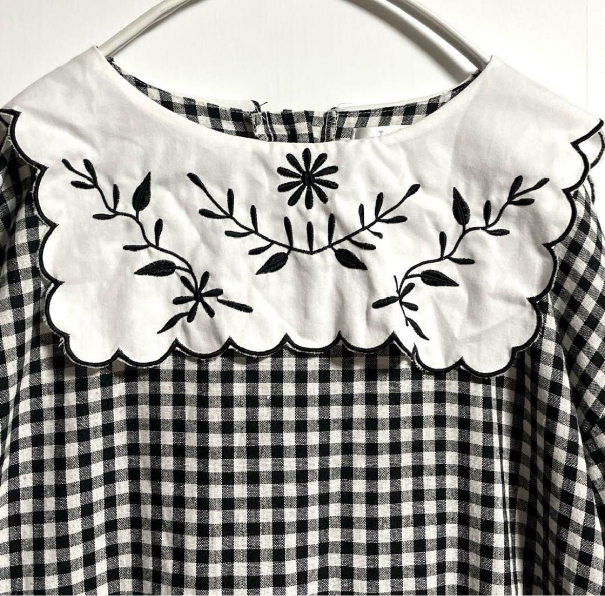 ギンガムチェック花刺繍半袖ロングワンピース メルヘンチック花柄刺繍カラーにギンガムチェックのゆるっと