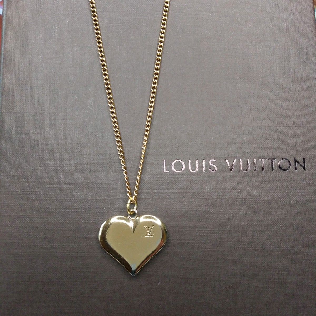 【LV刻印のハートが可愛い♪】Louis Vuitton★ネックレス ルイヴィトン LOUISVUITTON (正規品) ハート型LVロゴ刻印