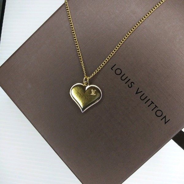 【ハートのモチーフ♡】Louis Vuitton ネックレス ルイヴィトン LOUISVUITTON (正規品) ハート型LVロゴ刻印