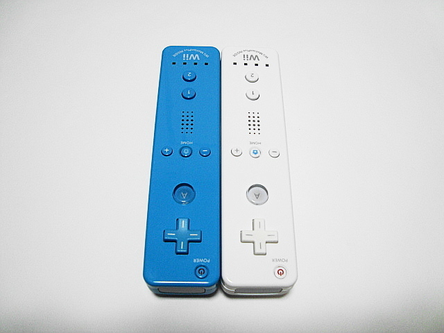 即決 Wii リモコンプラス シロ + アオ 2個セット リモコンジャケット ストラップ_画像4