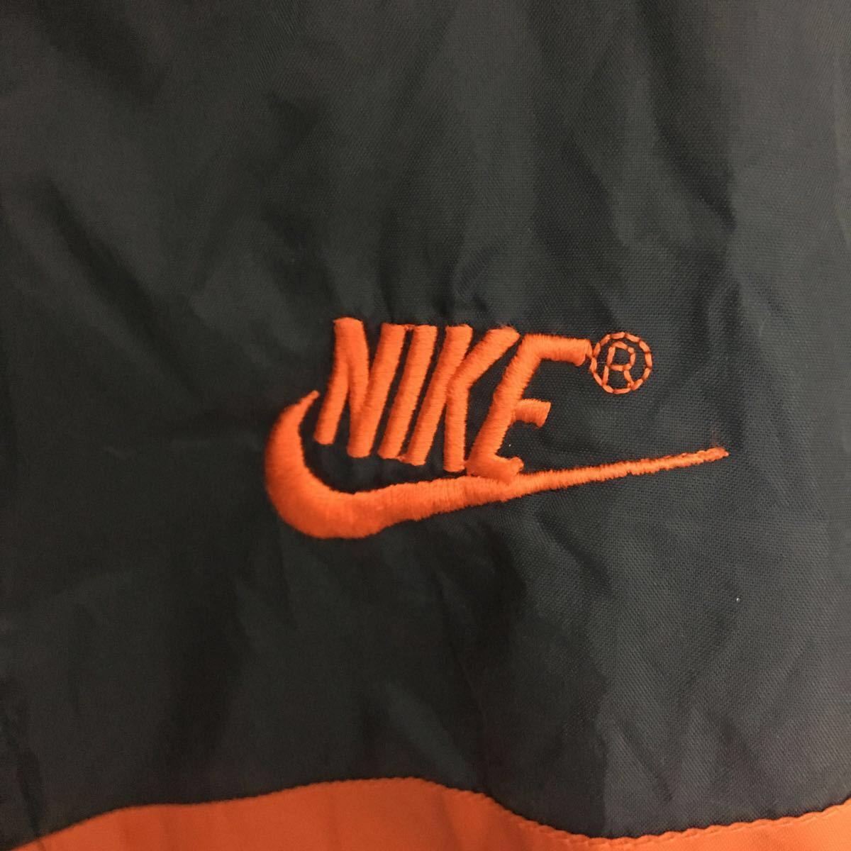 NIKE ナイキ ナイロンジャケット Mサイズ ビッグスウォッシュ NIKE ナイキ ナイロンジャケット Mサイズ ビッグスウォッシュ