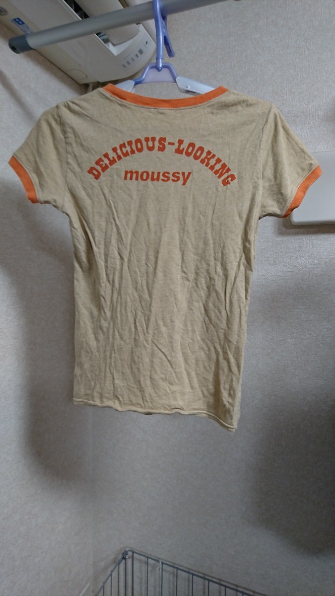 moussyマウジー 可愛いパロディTシャツサイズ2M明るい茶色袖縁オレンジ