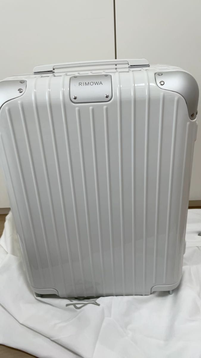 【訳あり】未使用 RIMOWA HYBRID リモワ ハイブリッド キャビン S ホワイト 白 スーツケース キャリーケース