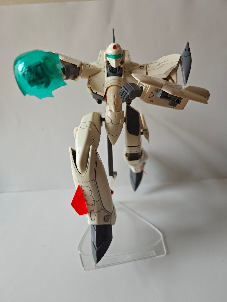 Hasegawa 1/72 YF-19 バトロイド マクロス プラス完成品