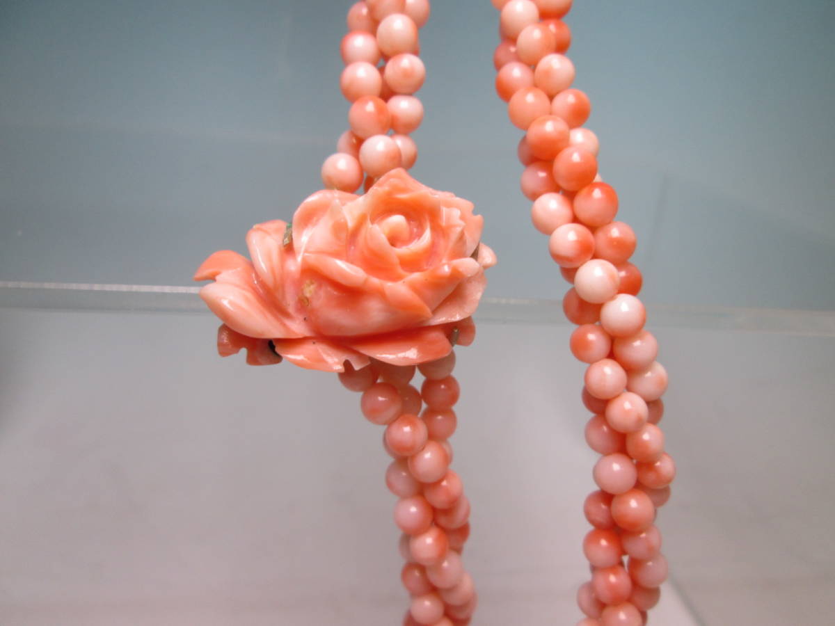 定番人気！ ☆本珊瑚 64g 3,5mm玉３連ロングネックレス 薔薇彫刻飾り
