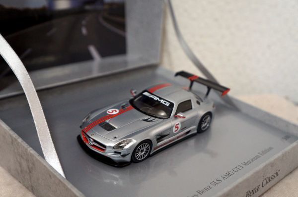 メルセデス ベンツ SLS AMG GT3 ミュージアムエディション 1/43 ミニカー