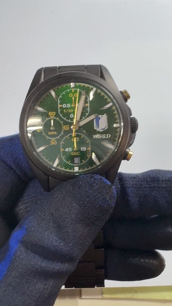 美品!SEIKO・WIRED・VD57ーKBB0・進撃の巨人コラボ・世界1200本限定販売・クロノグラフ・クオーツ・