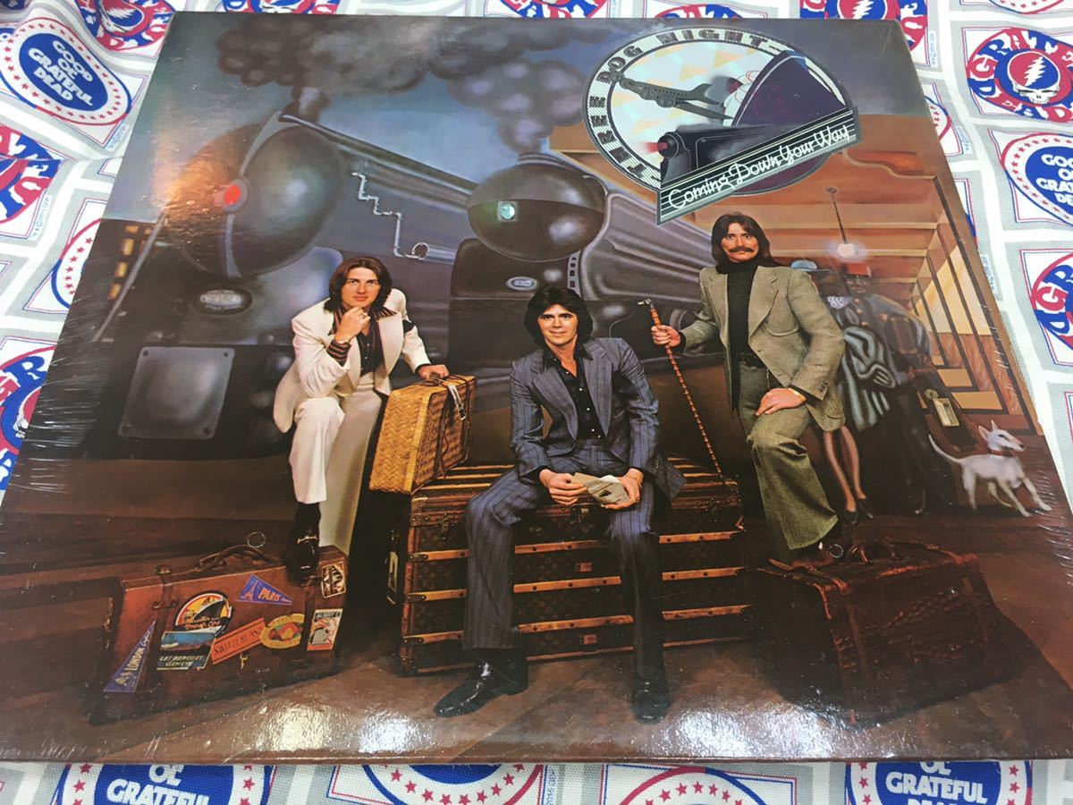 Three Dog Night★中古LP/USオリジナル盤シュリンク付「スリー・ドッグ・ナイト～Coming Down Your Way」の画像1