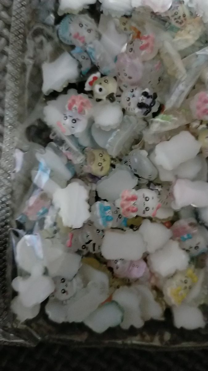 ちいかわ デコレーションパーツ 200個セット ちいかわ ハチワレ うさぎ ラッコ シーサー 栗まんじゅう モモンガ ネイルパーツ