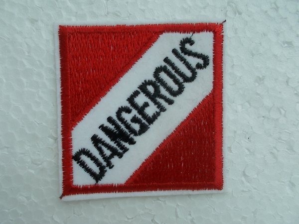 DANGEROUS デンジャラス 交通 記号 交通標識 アメリカ 海外 フェルト ワッペン/パッチ 刺繍 USA 古着 海外 ジョーク ビンテージ 409_画像3