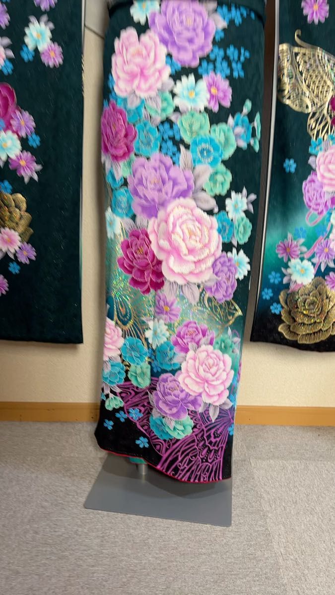 振袖5点セット 正絹着物 金彩 豪華な花柄 蝶々 成人式 結婚式 前撮り 菊 着物
