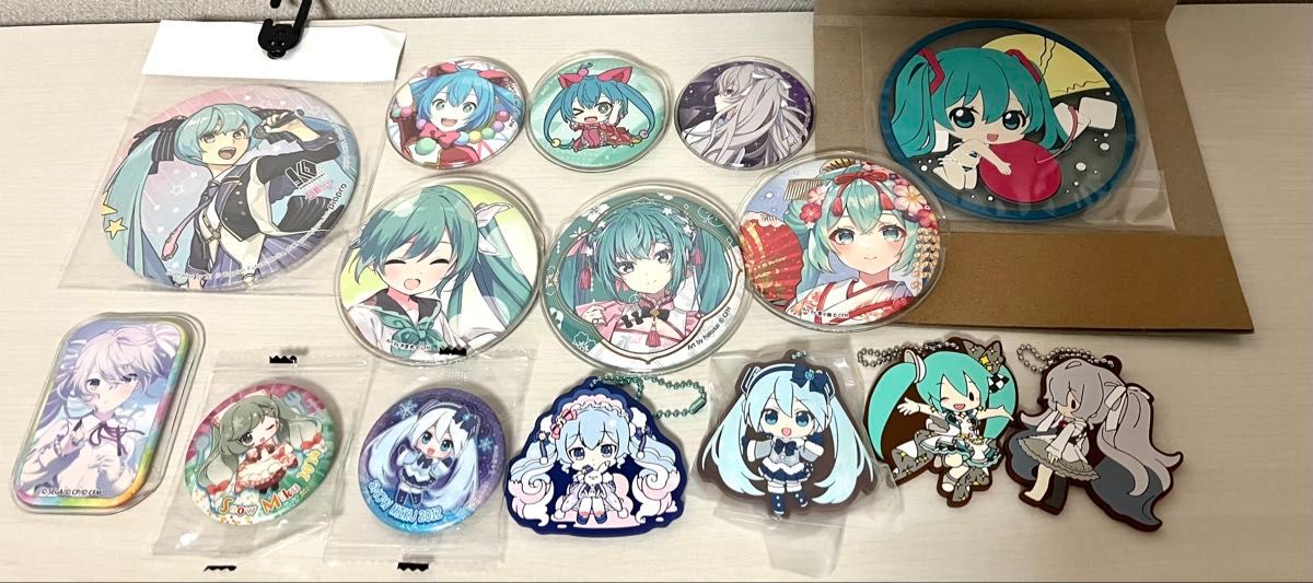 初音ミク 缶バッジ ラバーストラップ プロセカ 雪ミク マジミラ