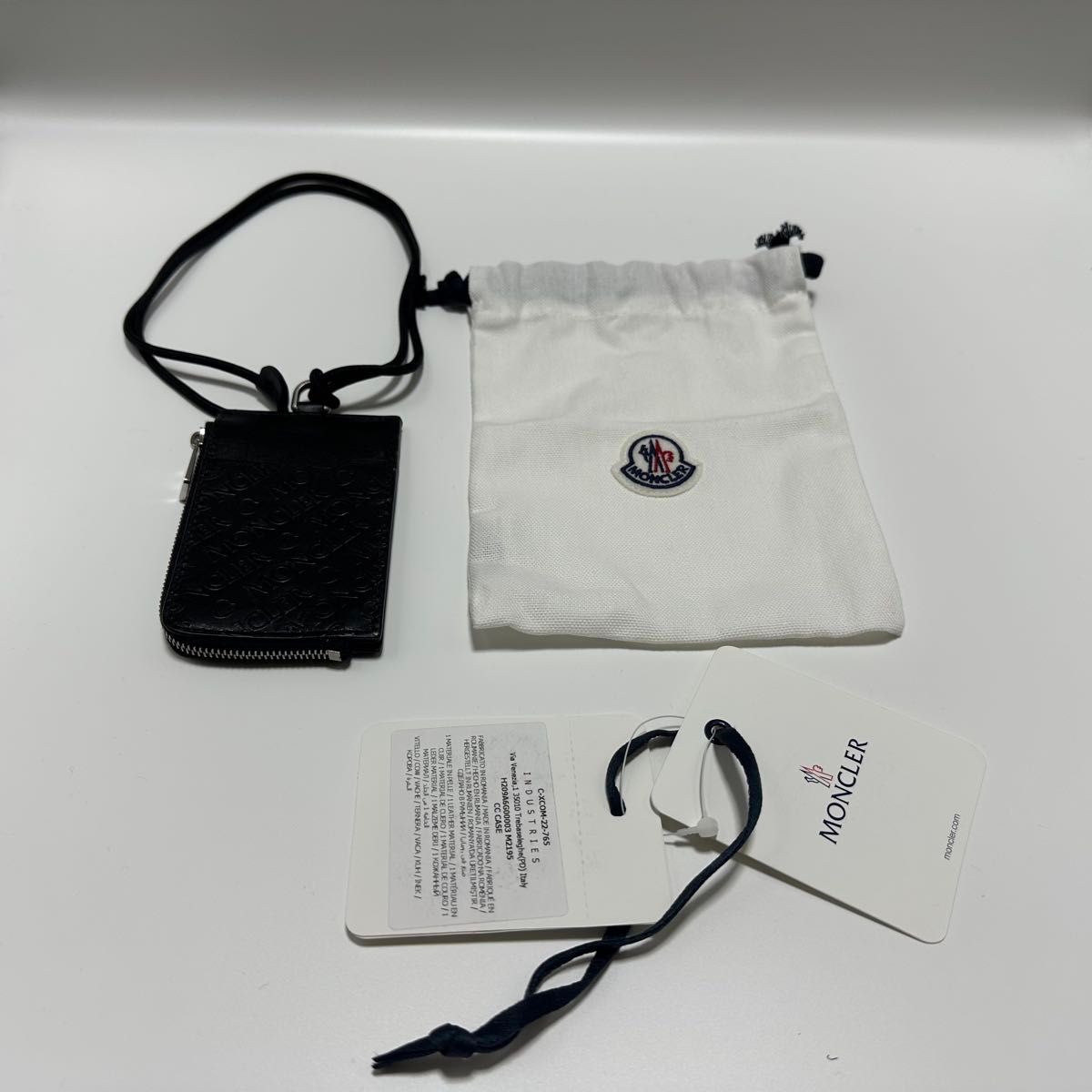MONCLER モンクレール ネックストラップ付き コインケース MONCLER モンクレール ネックストラップ付き コインケース