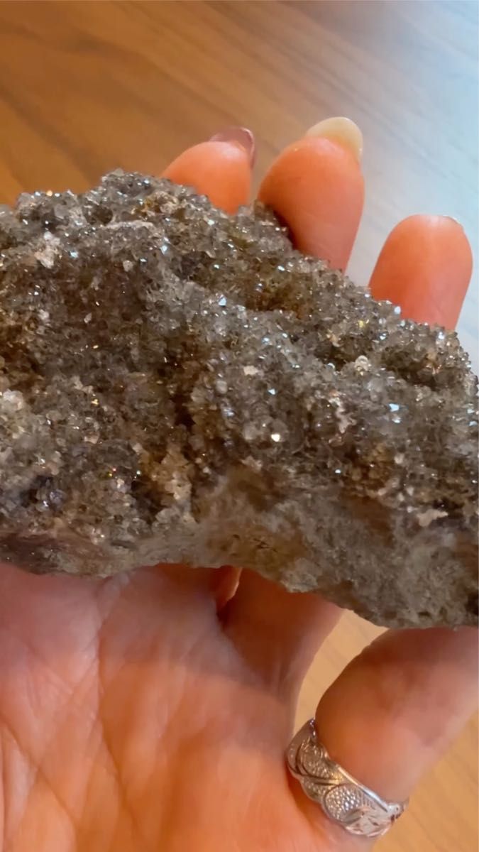キラキラのハーキマーダイヤモンド ドウルージーHerkimer Druzy Quartz大きい原石 天然石 置物 鑑賞石