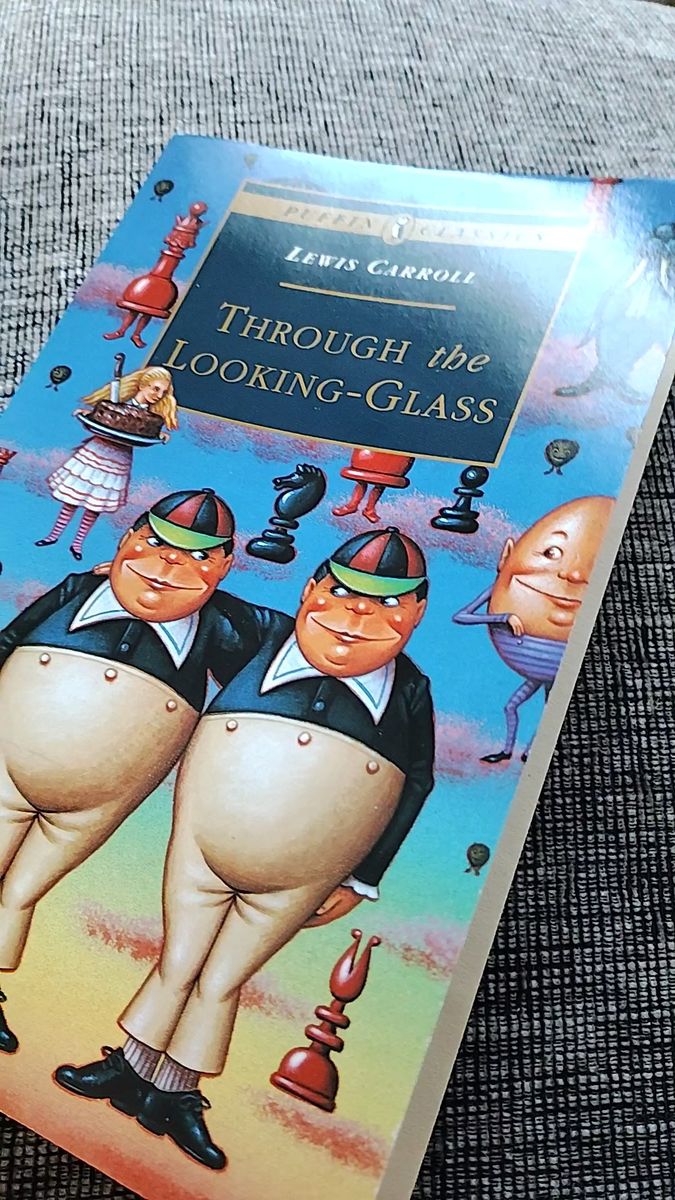 洋書 Through the Looking-glassペーパーバック 鏡の国のアリス