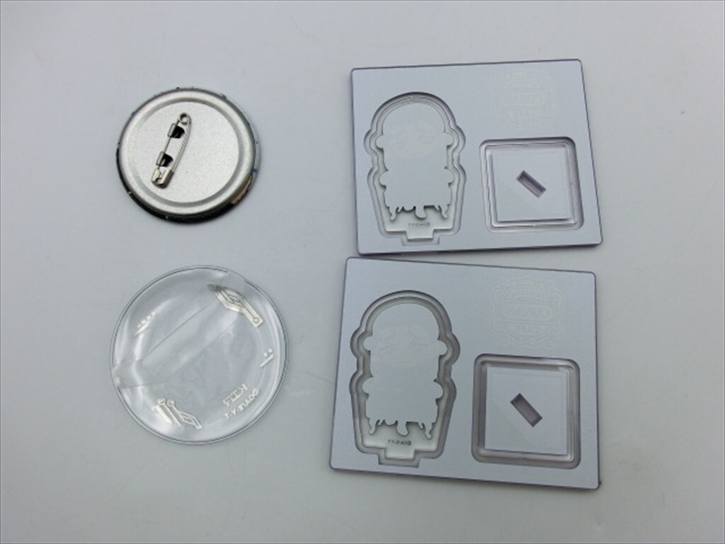 【MN1-60】【送料無料】名探偵コナン キール USJ限定 缶バッジ?コナンカフェ アクスタ 計3點セット/水無憐奈/※汚れ有