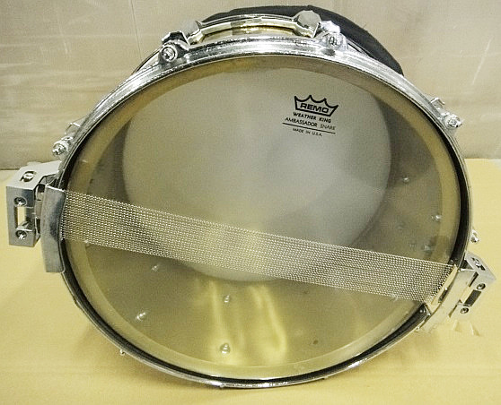 PEARL BRASS SHELL 14×6.5インチ　パール　ブラスシェル　スネアドラム　ソフトケース付き / EVANS GENERA HDD_画像3