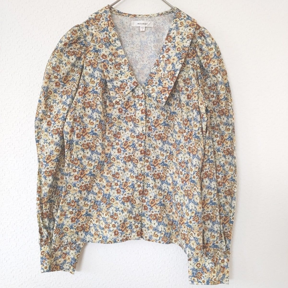 MOUSSY マウジー花柄　タイニーフラワーブラウス　 美品 リバティ好きさんにも　美品　アズール　シャツ　M　L