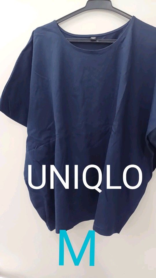 美品M【UNIQLOTシャツ】ネイビー ゆったり 体型カバー 部屋着 身幅約55㎝ 肩からストンと落ちるシルエット
