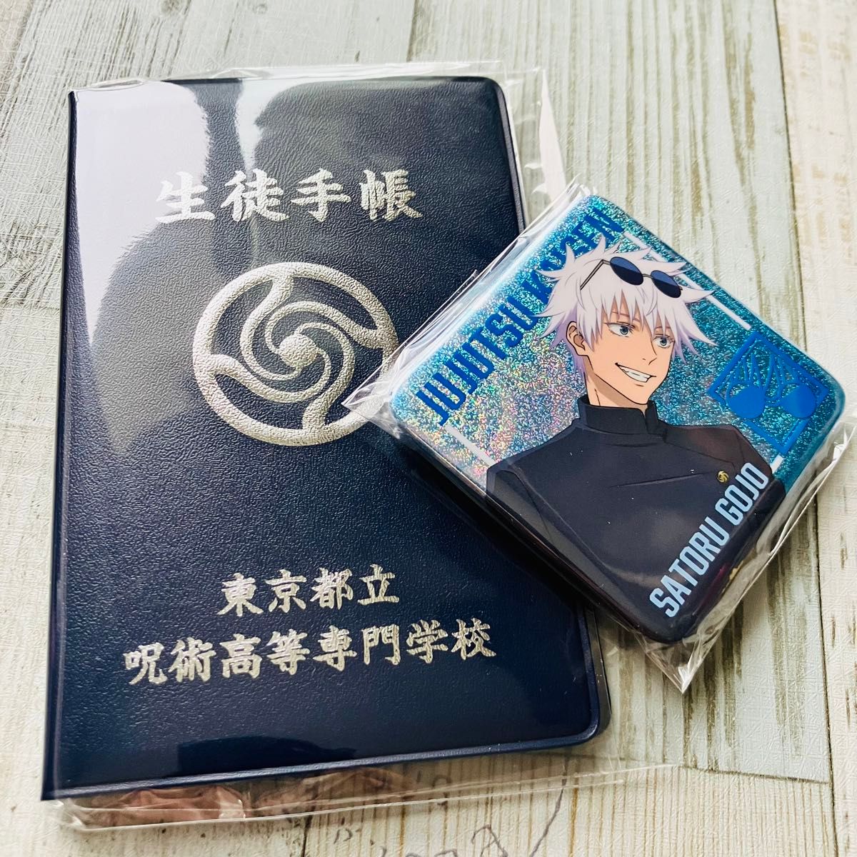 呪術廻戦 五条悟 懐玉・折玉 五条悟 缶バッチ 他グッズセット 生徒手帳風メモ 缶バッジ 五条悟 呪術廻戦 懐玉・玉折 セット