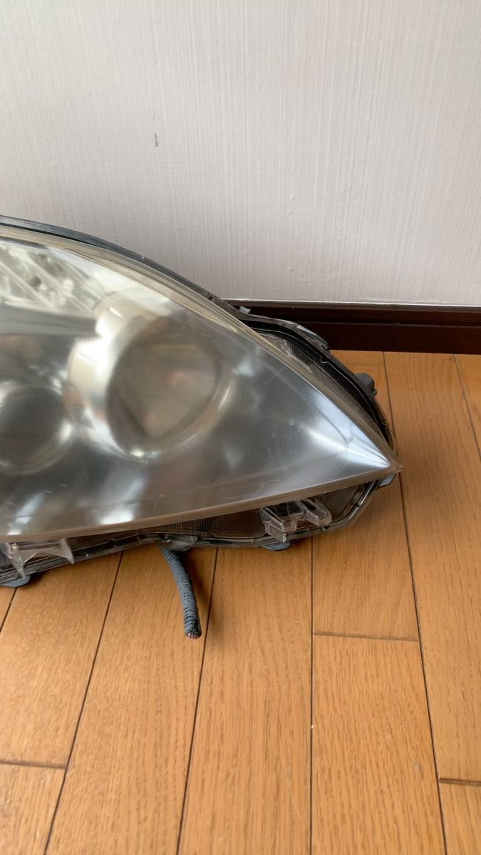 KOITO47ー30 右ヘッドライト 30プリウス ZVW30 プリウス 前期