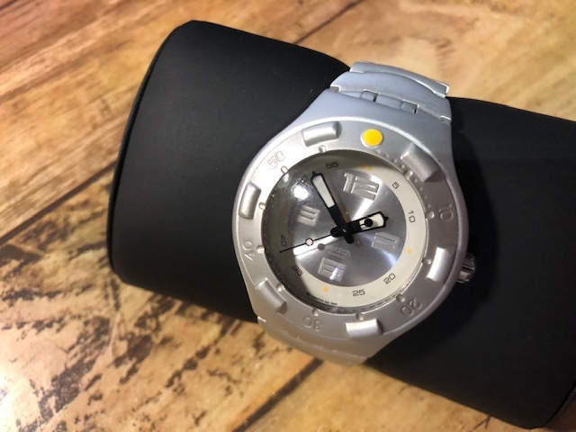 AK538 程度良好 希少 レア ヴィンテージ swatch スウォッチ SWISS IRONY アイロニー SCUBA 200 アルミ AG1999 クオーツ メンズ 腕時計_画像1