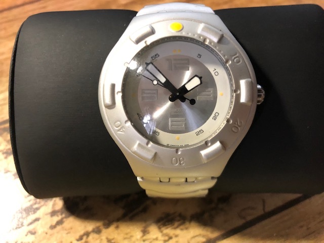 AK538 程度良好 希少 レア ヴィンテージ swatch スウォッチ SWISS IRONY アイロニー SCUBA 200 アルミ AG1999 クオーツ メンズ 腕時計_画像2