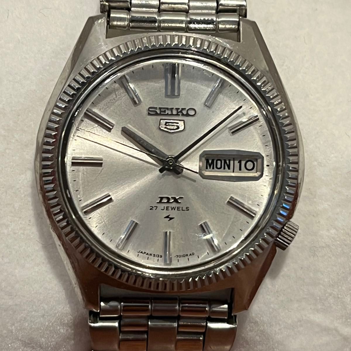 セイコー ファイブDXフルーテッドベゼル美品 5139-7010 セイコー SEIKO セイコー ファイブDX 5139-7010 27石 Cal 5139A