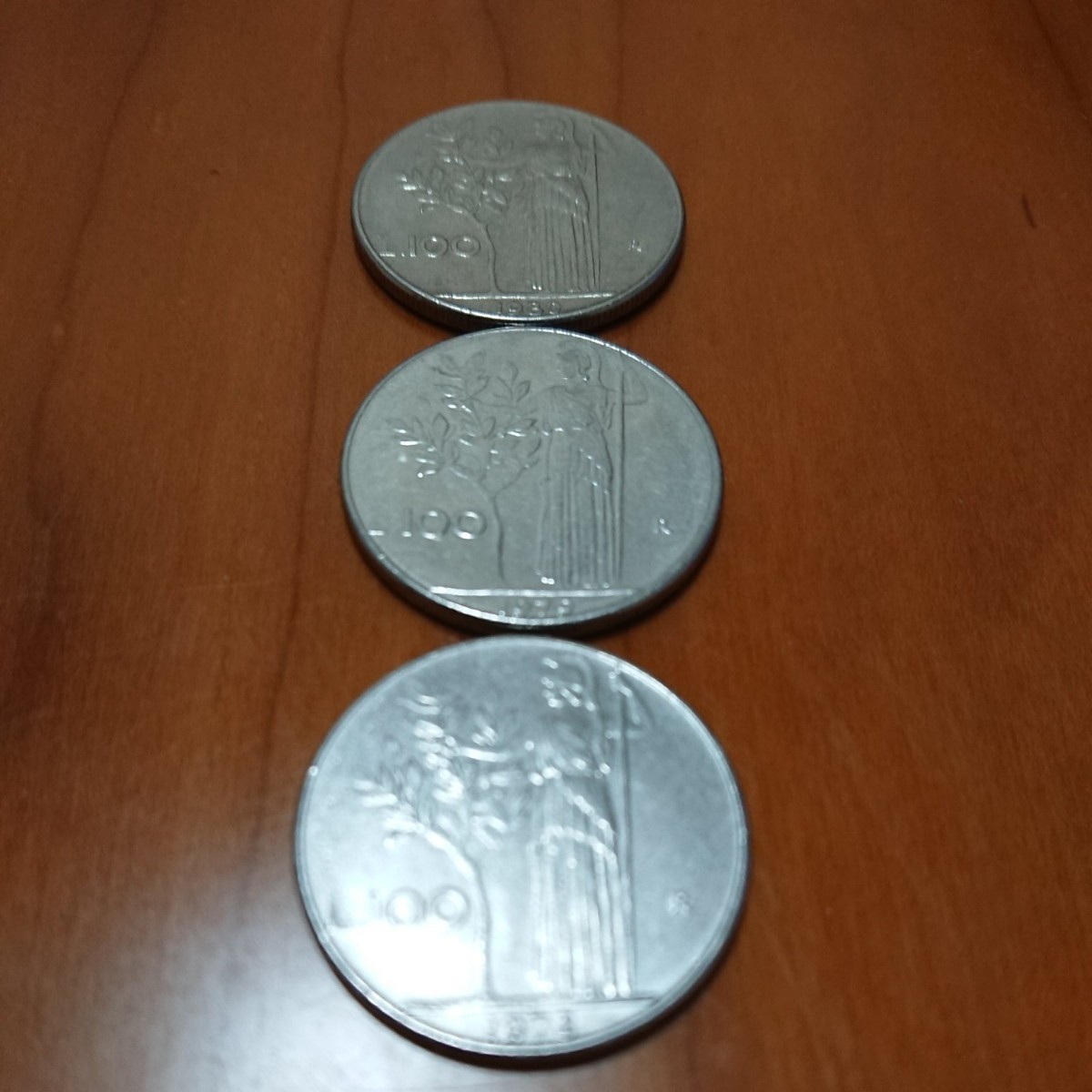 古銭 イタリア リラ(100LIRA)3枚セット☆コイン旧硬貨(1978～80)