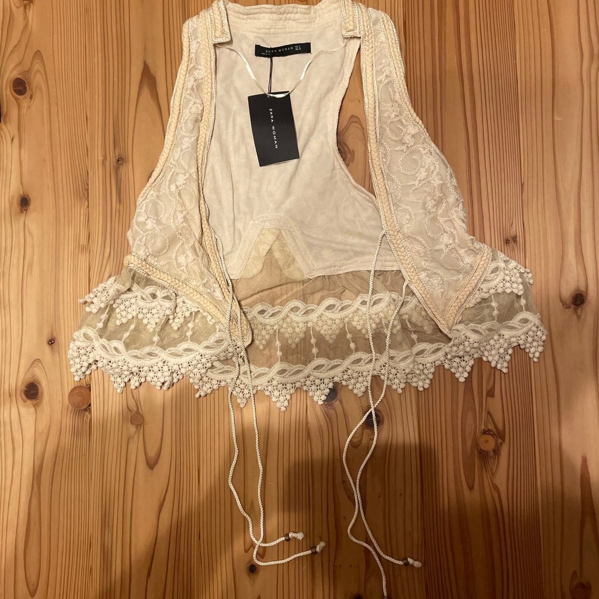 値下げ!新品未使用 完売品!ZARA シャイニーパフベスト Mサイズ 値下げ 未使用 ZARA レース ジレ ベスト M|Yahoo!フリマ(旧