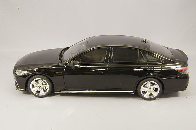 京商 SAMURAI 1/18 トヨタ クラウン RS アドバンス ブラック