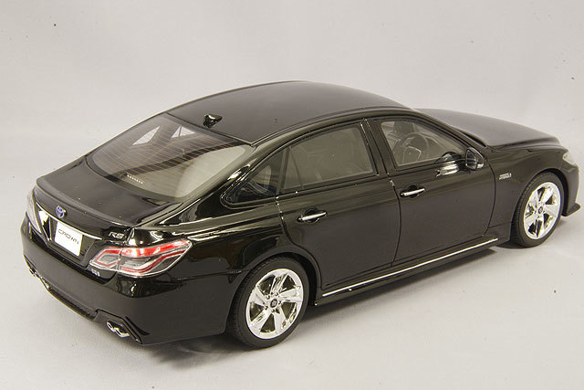京商 SAMURAI 1/18 トヨタ クラウン RS アドバンス ブラック