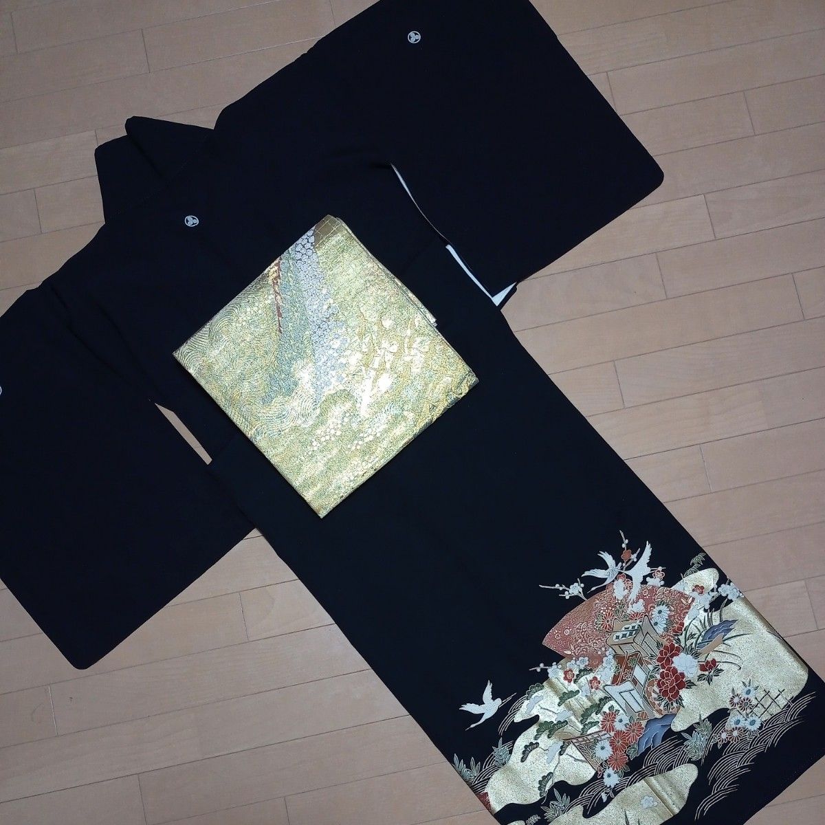 A28本日限定価格!☆used美品☆ 結婚式 金彩 豪華 黒留袖6点セット A28本日限定価格 used美品 結婚式 金彩 豪華 黒留袖6点セット