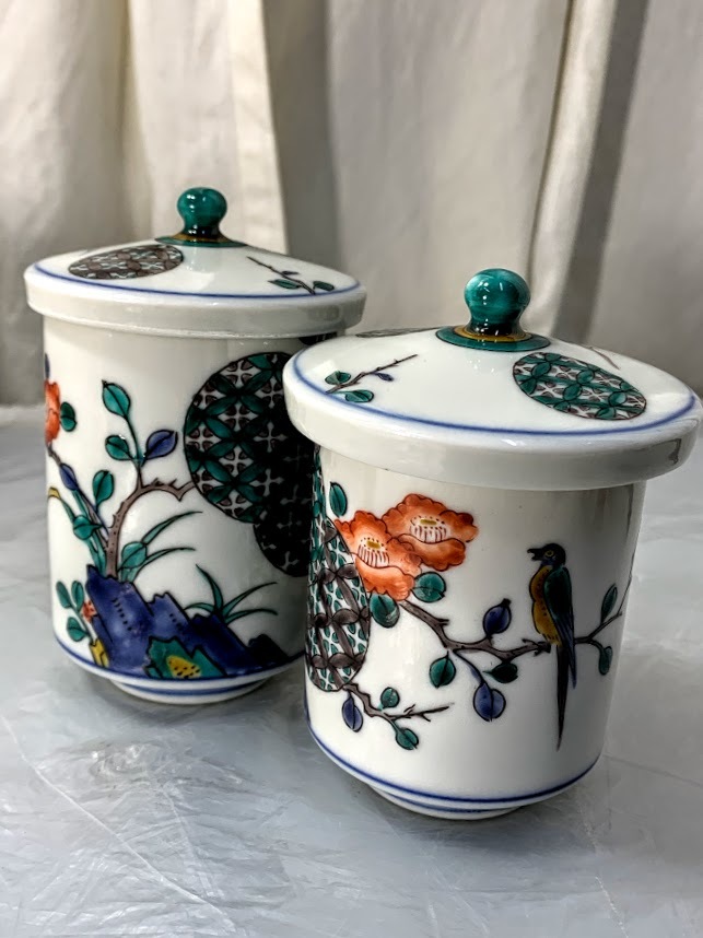 希少美品 古い色絵九谷 花鳥文 二重角福銘　夫婦湯呑　蓋付 飲茶碗 組湯呑 未使用 長期保管品 コレクション アンティーク インテリア_画像4