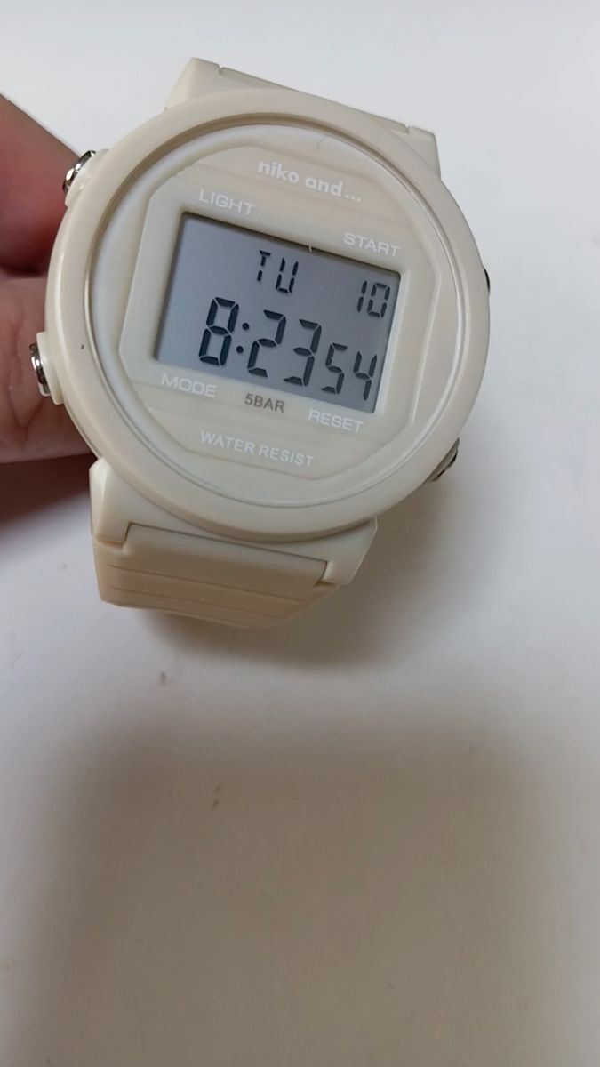 ニコアンド 腕時計 稼働中