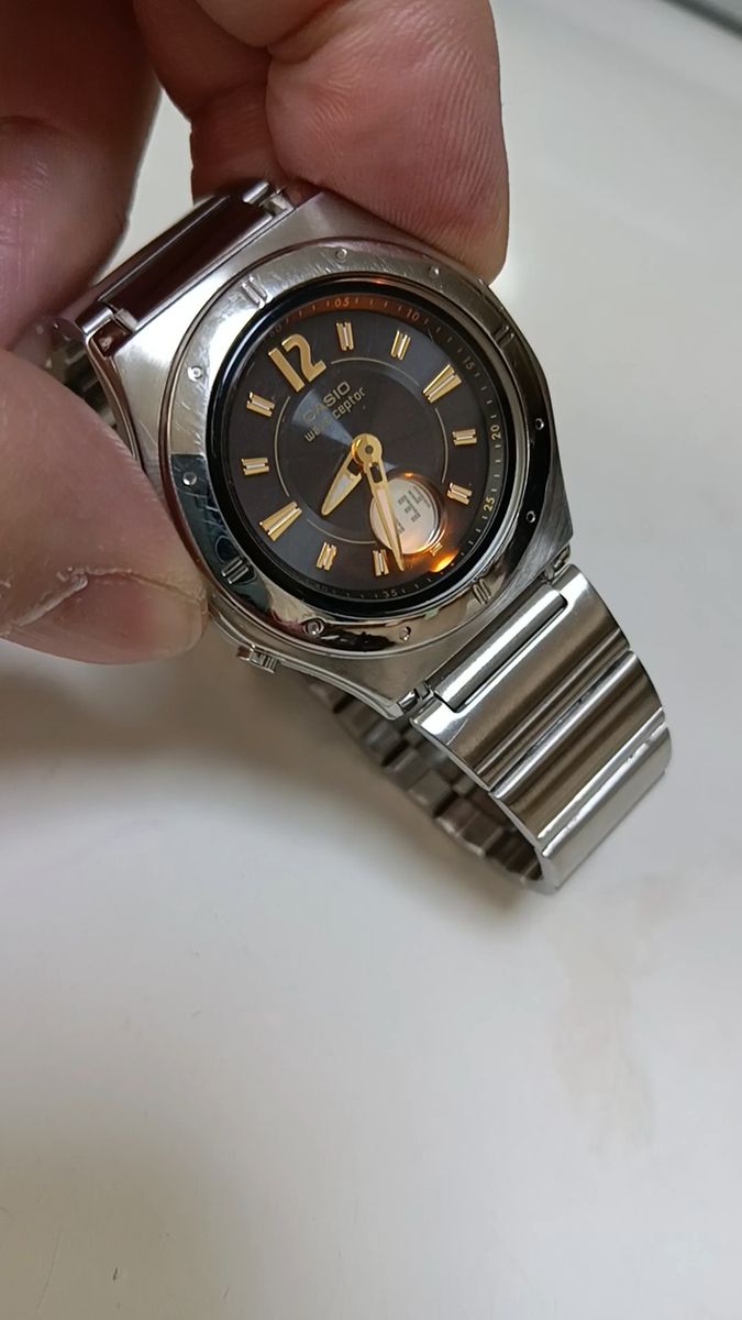 CASIO LWA-M141 電波ソーラー腕時計 稼働中