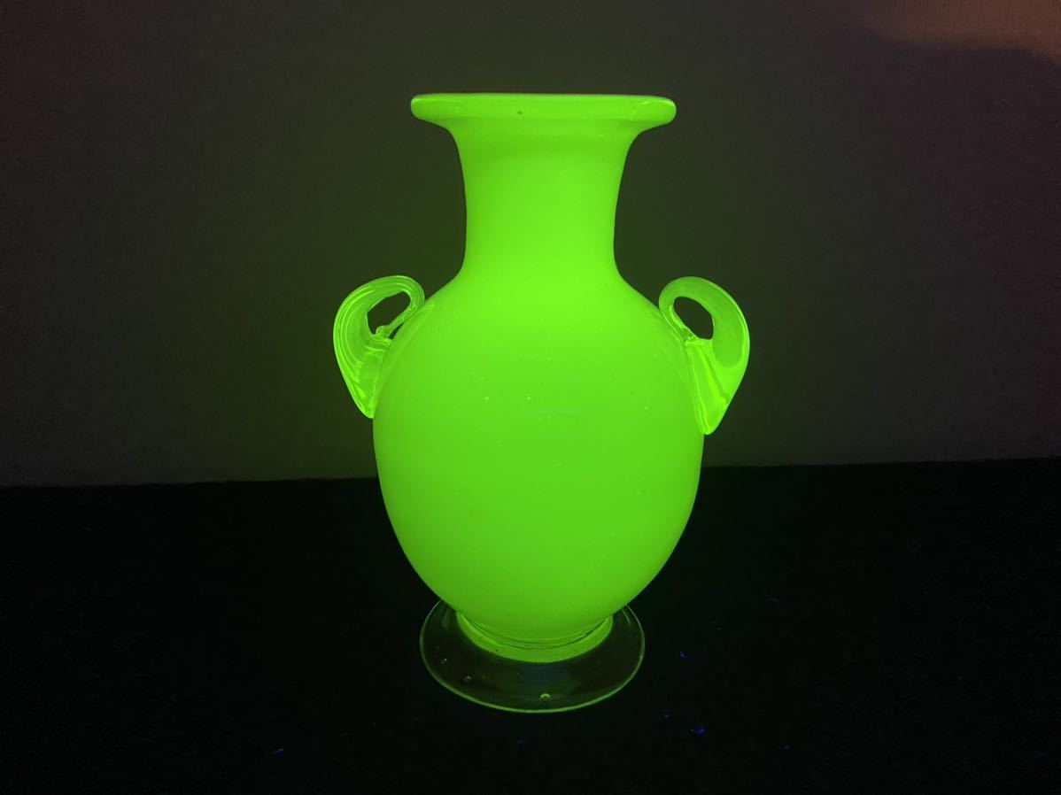 希少 明治期 赤縁乳白ウラン 三色耳付花瓶 H14.5cm 282g 木箱/和ガラス ギヤマン 切子 鉛硝子 氷コップ 花入 民藝茶道具華道具古美術_画像9