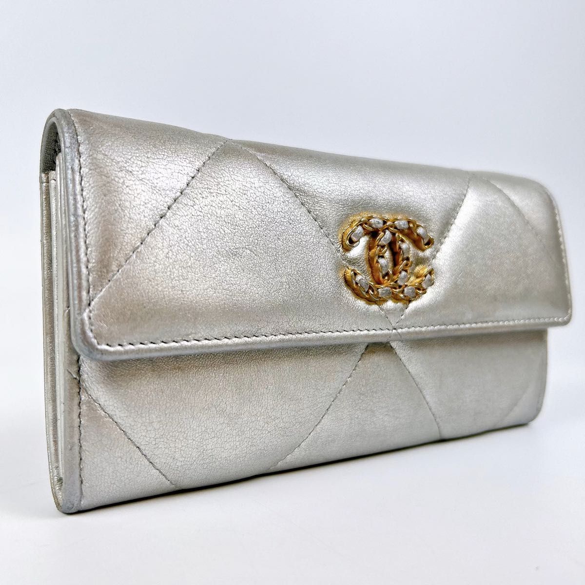 CHANEL 19 シャネル マトラッセ 長財布 ロングフラップ ラムスキン シルバー AP0955 ココマーク シール31番台