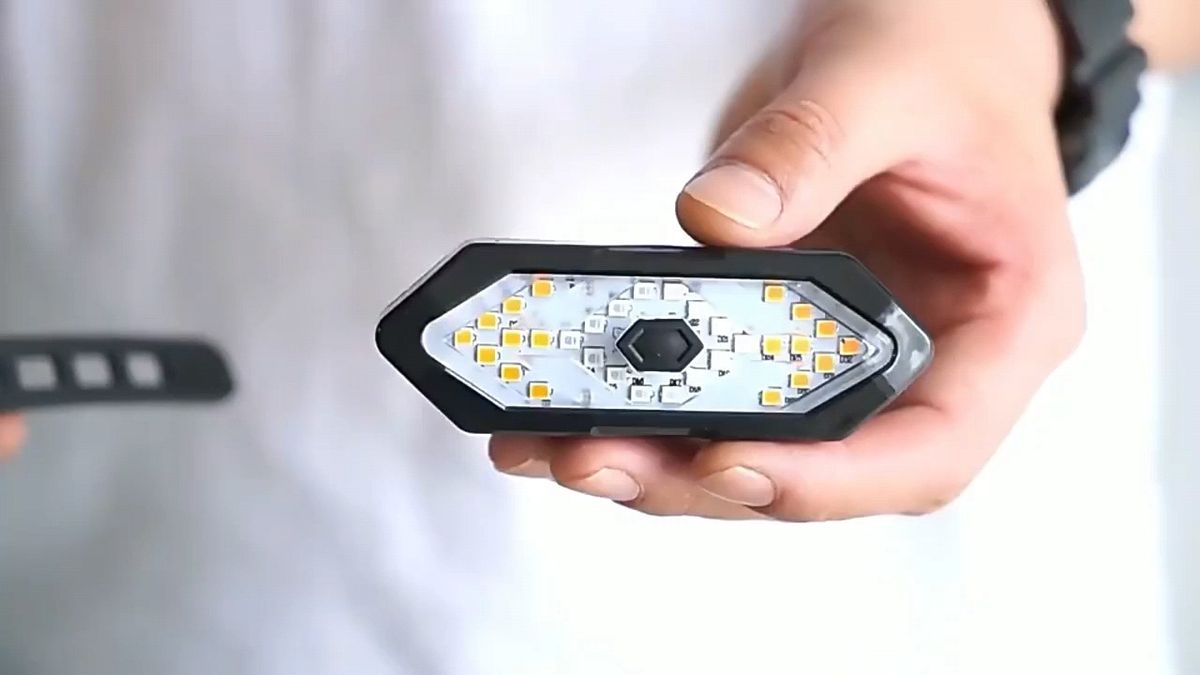 自転車用 ウインカー テールライト ワイヤレスリモコン USB充電式 目立つ!