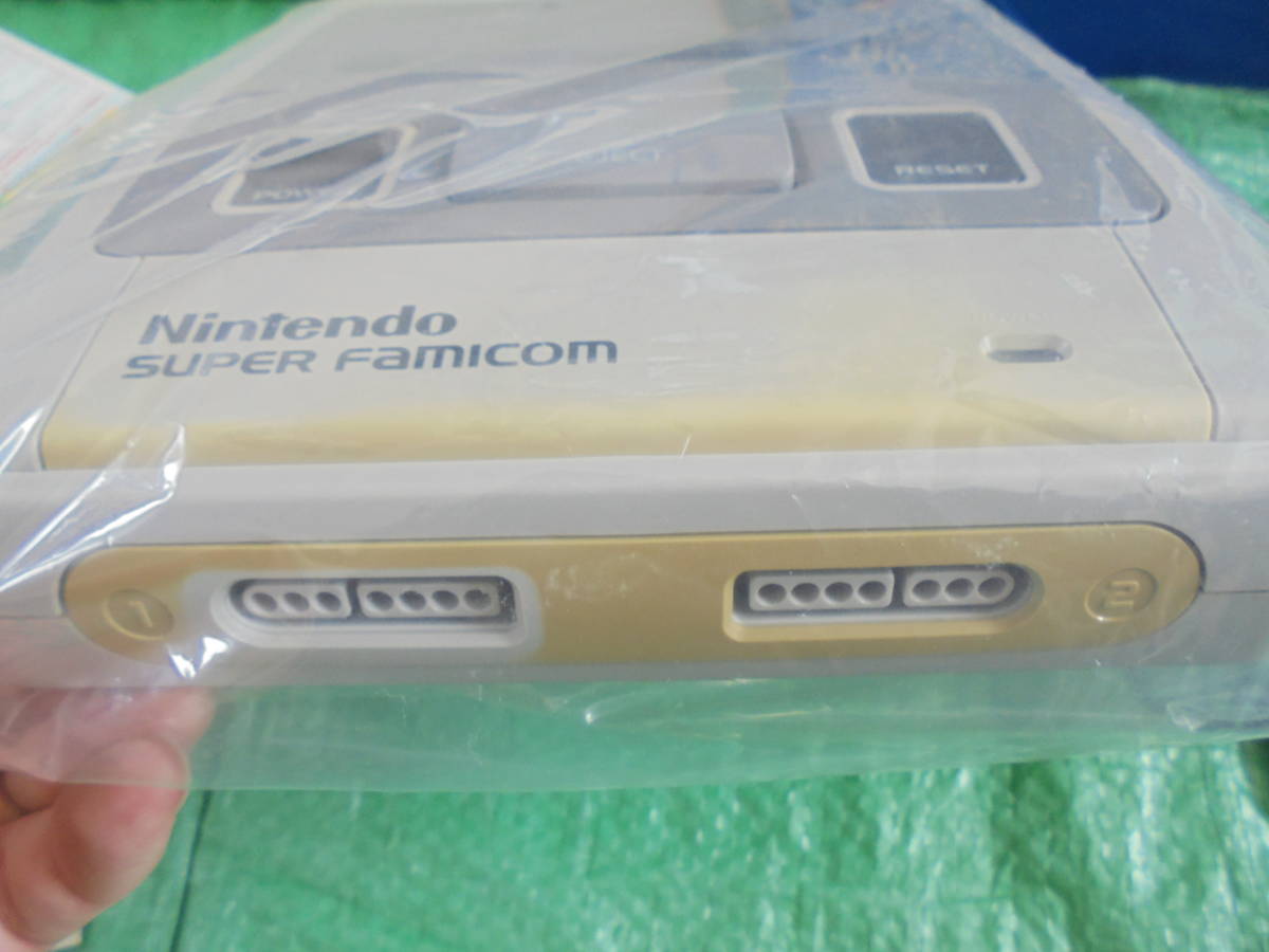 TKa344◆宝庫◆ＳＵＰＥＲ　Ｆａｍｉｃｏｍ　スーパーファミコン　本体　Ｎｉｎｔｅｎｄｏ　未使用？　中古？　可動未確認_画像4