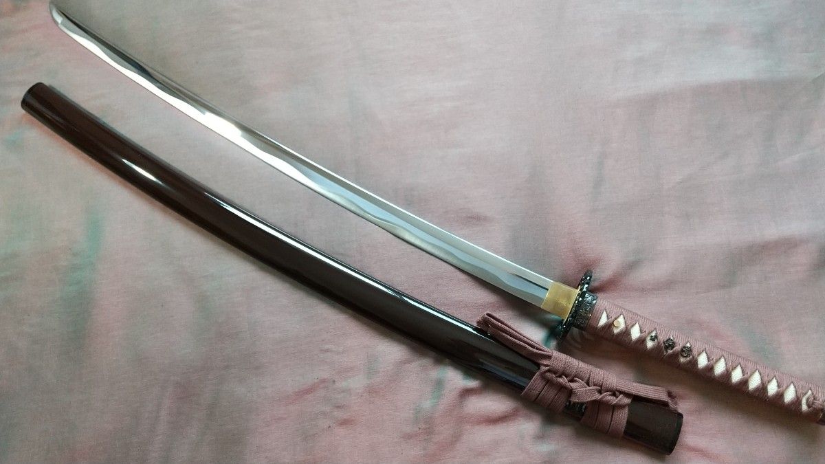 【二尺三寸ハ分】レザー風 居合刀 透かし鍔 模造刀 武具 拵え 日本刀 刀剣 二尺三寸四分】二重湾れ刃紋 居合刀 鍔 模造刀 武具 拵え 日本刀