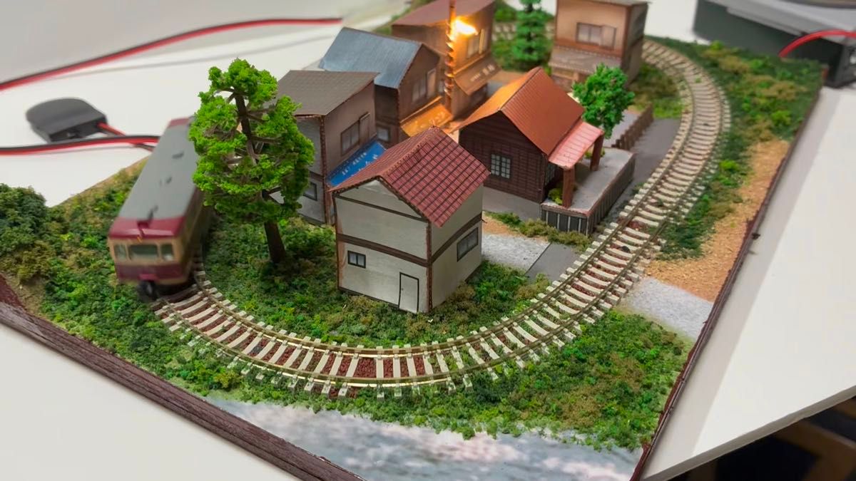 ◎◎A4レイアウト ローカル駅の風情 街灯LED照明スイッチ、PCフレキシブルレール使用、カトー製フィーダー 鉄道模型 Nゲージ