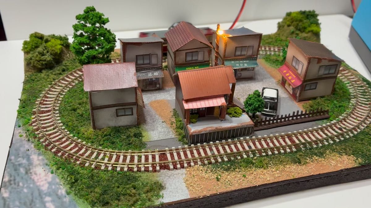 凸凹A4レイアウト ローカル駅の風情 街灯LED照明スイッチ付、PCフレキシブルレール使用、カトー製フィーダー 鉄道模型 Nゲージ