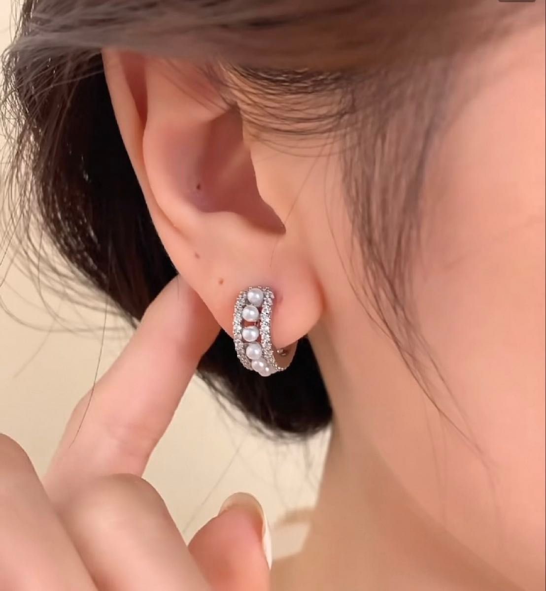 N055小ぶり パール キラキラ イヤリング 痛くない 韓国 結婚式 ブライダル 発表会 日常通勤 おしゃれ 上品 可愛い ココ風